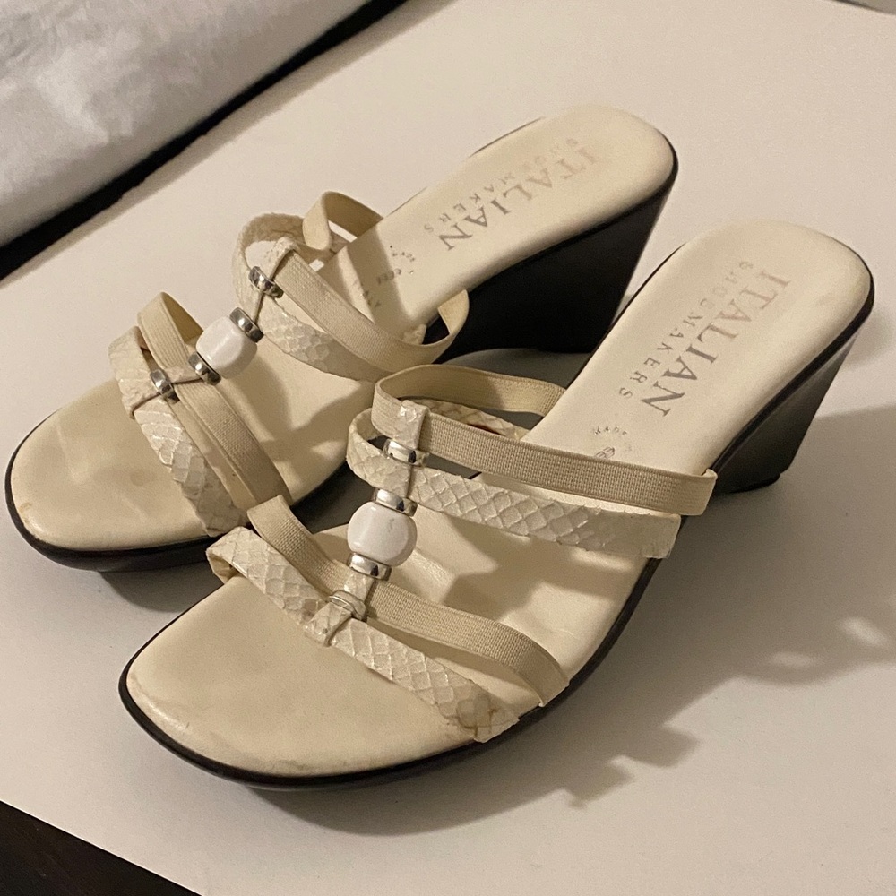 Italian Shoemakers Beige Wedge heels